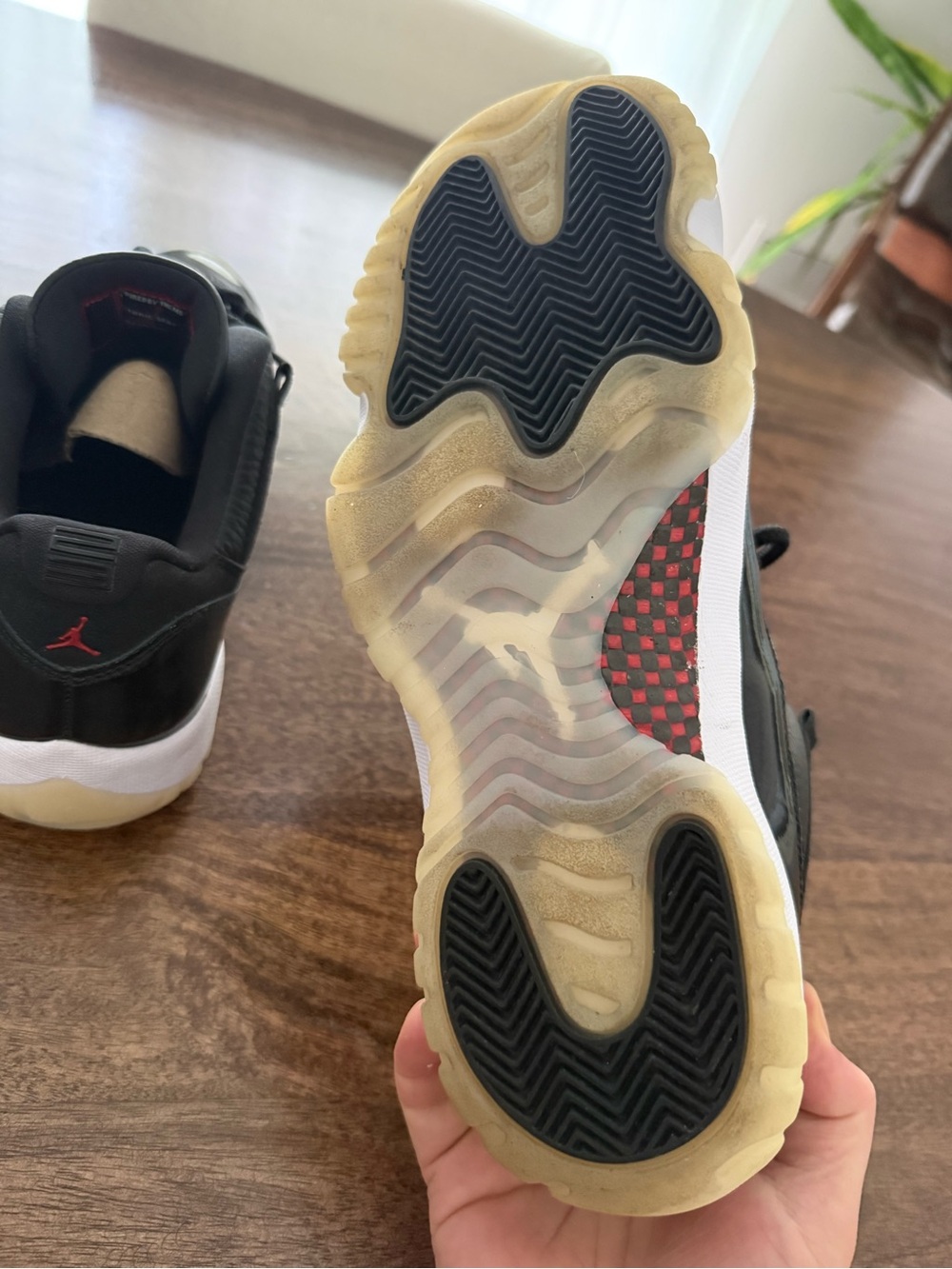 Jordan 11 Low Sz10 (72-10 / black colorway) - Picture 5 of 7